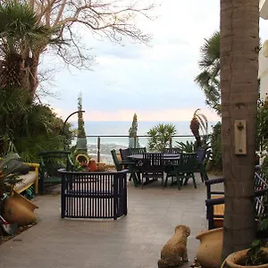 https://boutique-apartment-facing-the-sea.gethaifahotels.com